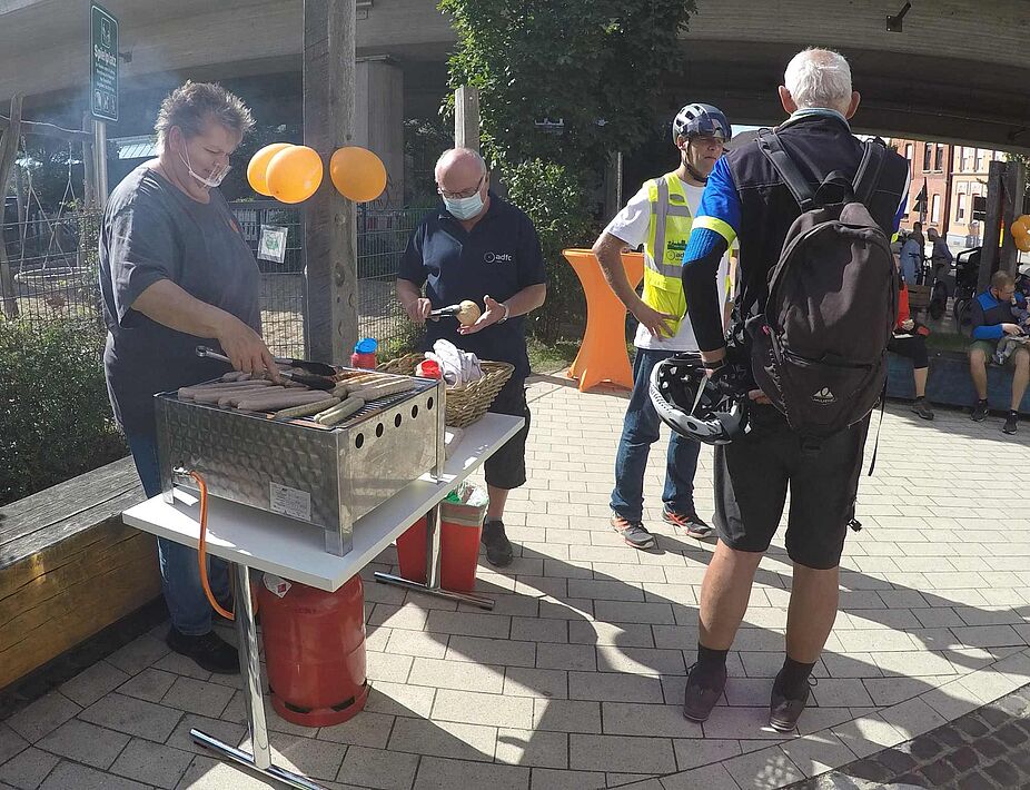 Lastenradparade 2020/4 Mittagspause am Grill