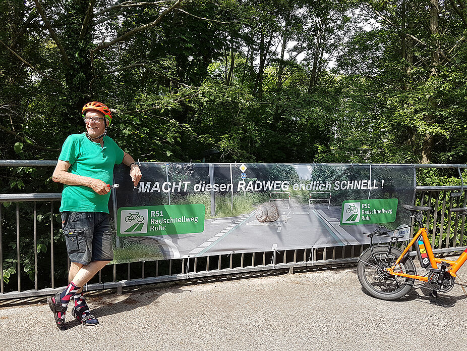 Banner an Unterführung Hubert-Biernat-Straße Banner an Unterführung Hubert-Biernat-Straße