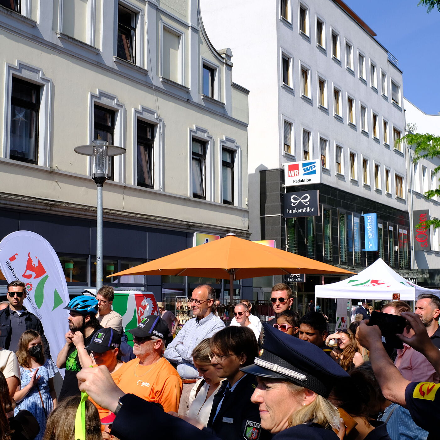 2026_05_30_SicherimStrassenverkehr_Arnsberg_ADFC-NRW Hoher Besuch - Friedrich Merz - n Arnsberg bei der Veranstaltung zur Radverkehrssicherheit.