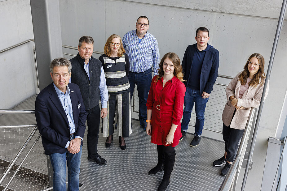 Aus NRW: Hanna Grau (r.), Rebecca Peters (3.v.r.) und Christoph Schmidt (4.v.r. ) ADFC | Bundeshauptversammlung am 13. - 14. November 2021