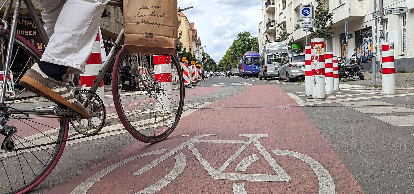 Fahrradstraße mit Modalem Filter zum Schutz vor Durchgangsverkehr