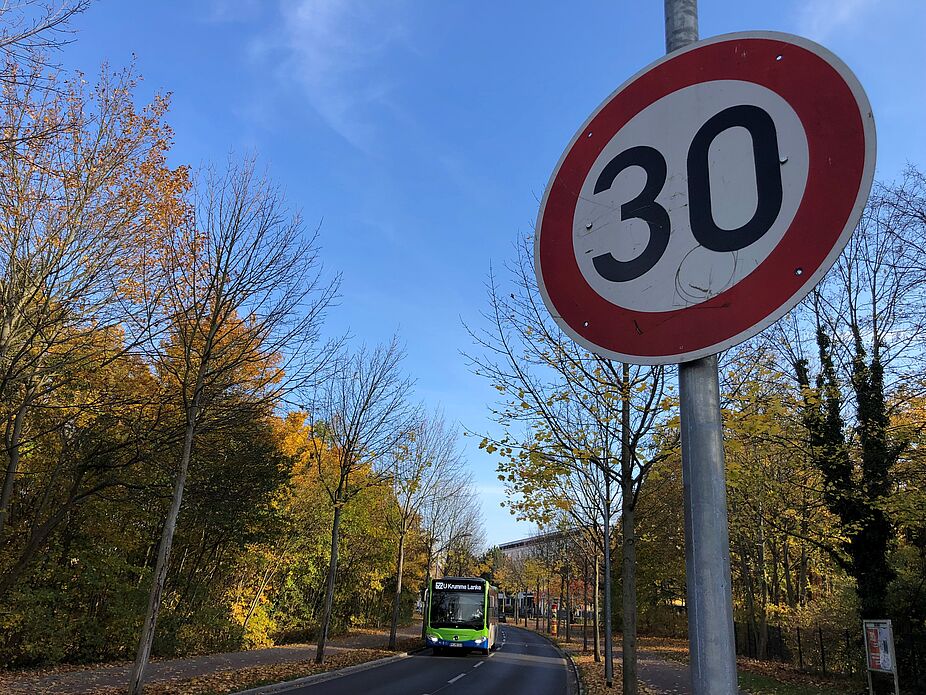 Verkehrsschild Tempo 30 Verkehrsschild Tempo 30